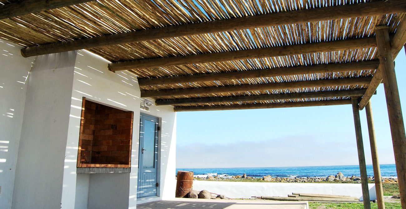 Pergola with latte roof