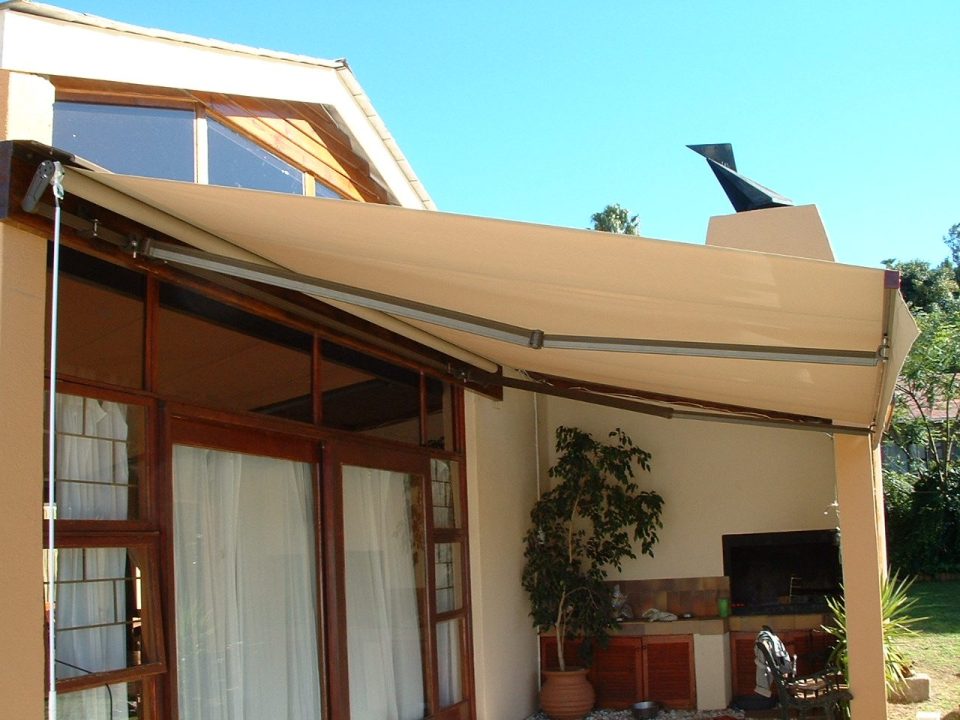 Fold arm awning