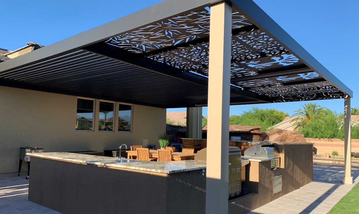 Powdercoated aluminium pergola with strips and engraved design