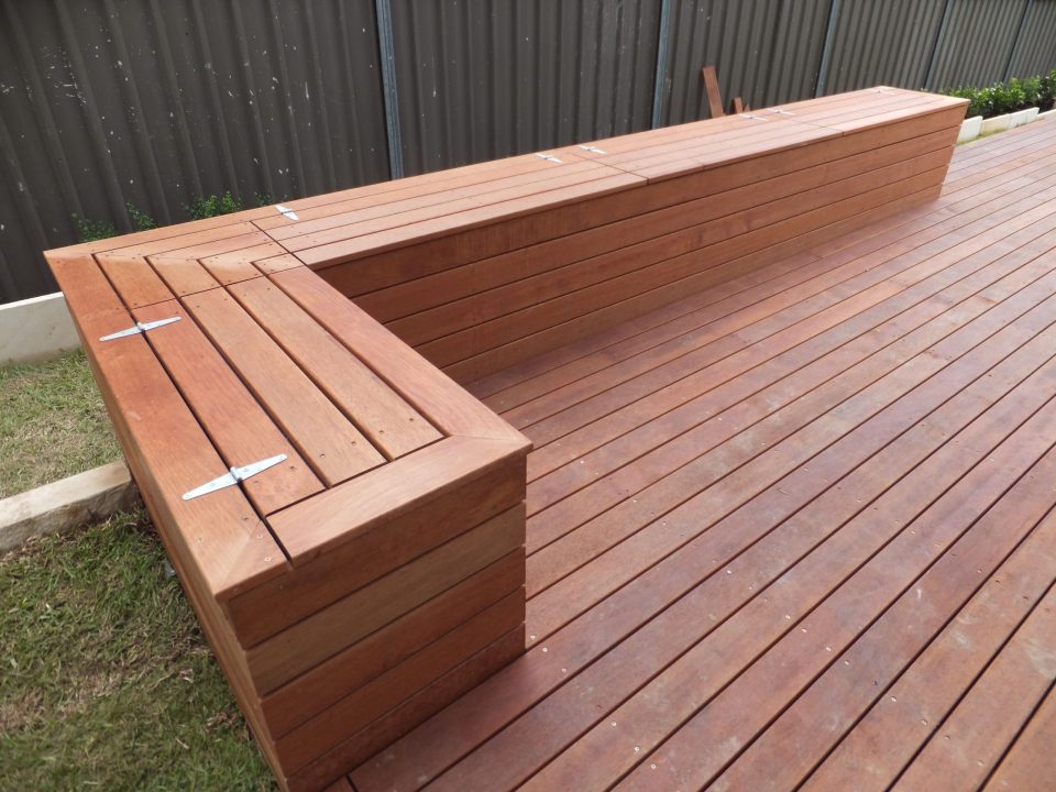 Deck bench with storage, photo 1