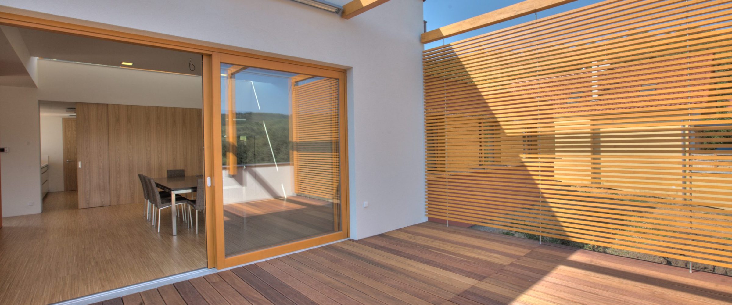 Balau deck with Garapa screen