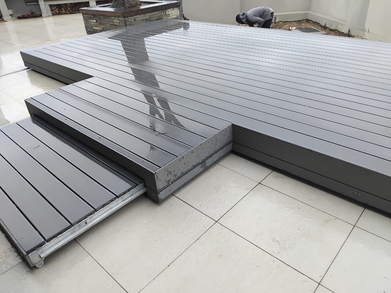 Composite Automated Sliding Deck in Sunningdale, photo 3