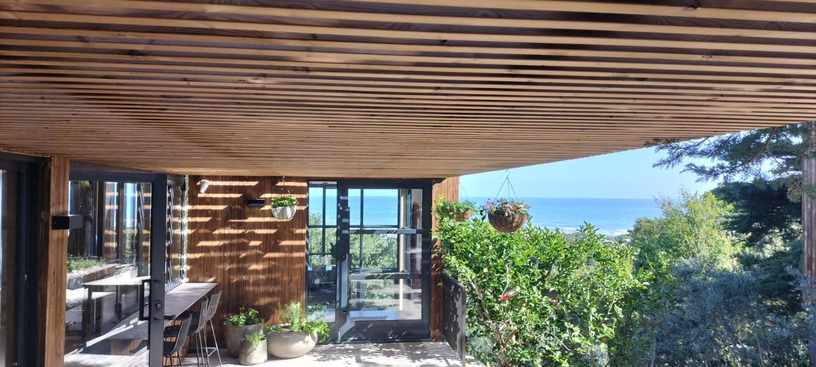 IPE Beam Pergola with Hardwood Strips in Scarborough, photo 5