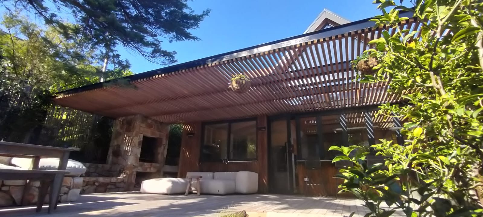 IPE Beam Pergola with Hardwood Strips in Scarborough, photo 8
