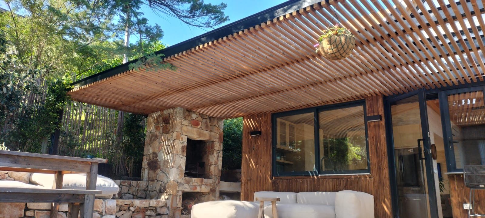 IPE Beam Pergola with Hardwood Strips in Scarborough, photo 10