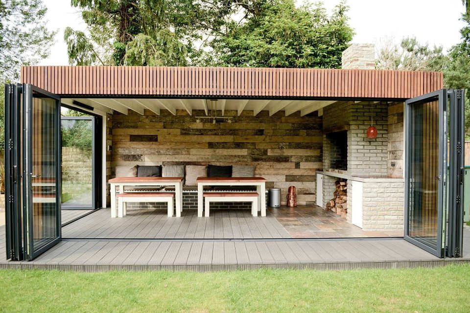 Braai Room, Deck & Pergola