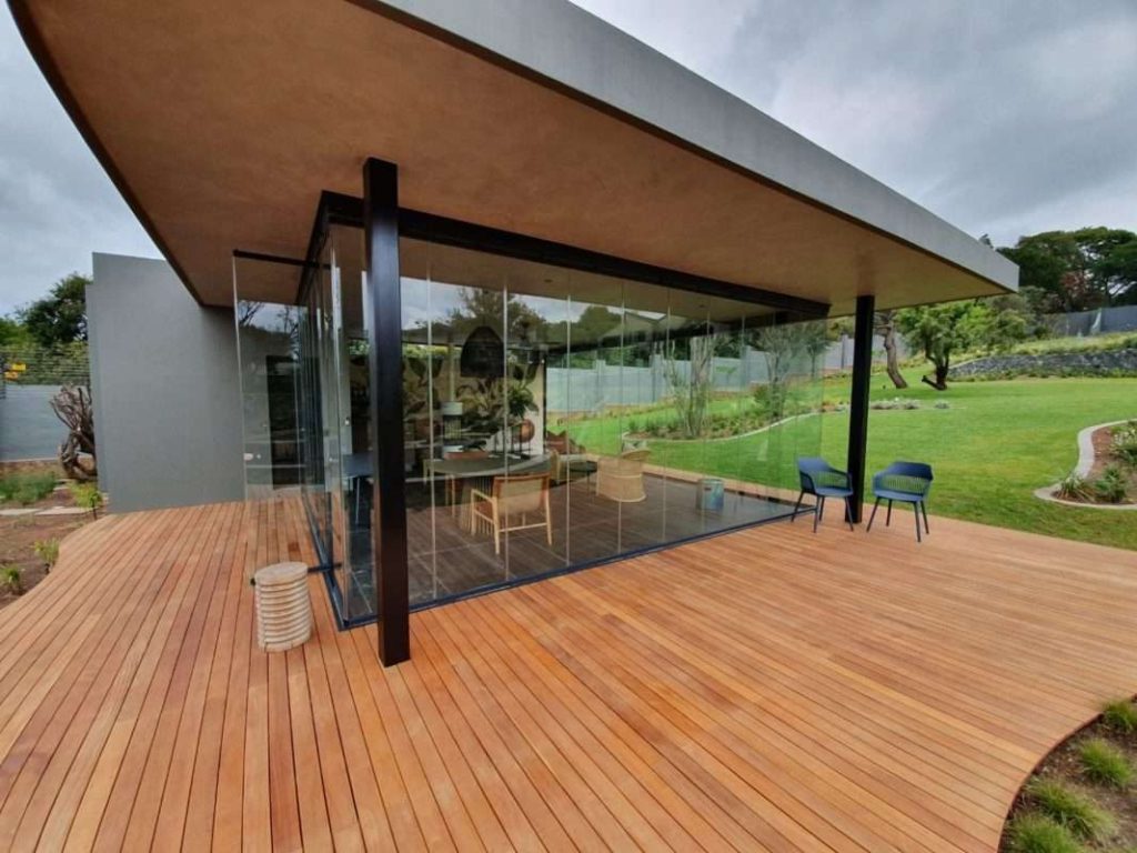 Balau Deck with Seamless Glass Stack Away Doors