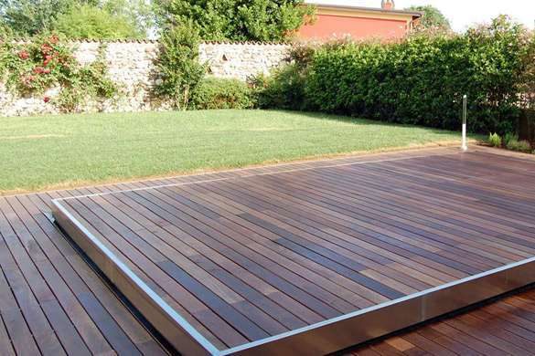 An Impeccably crafted sliding deck.