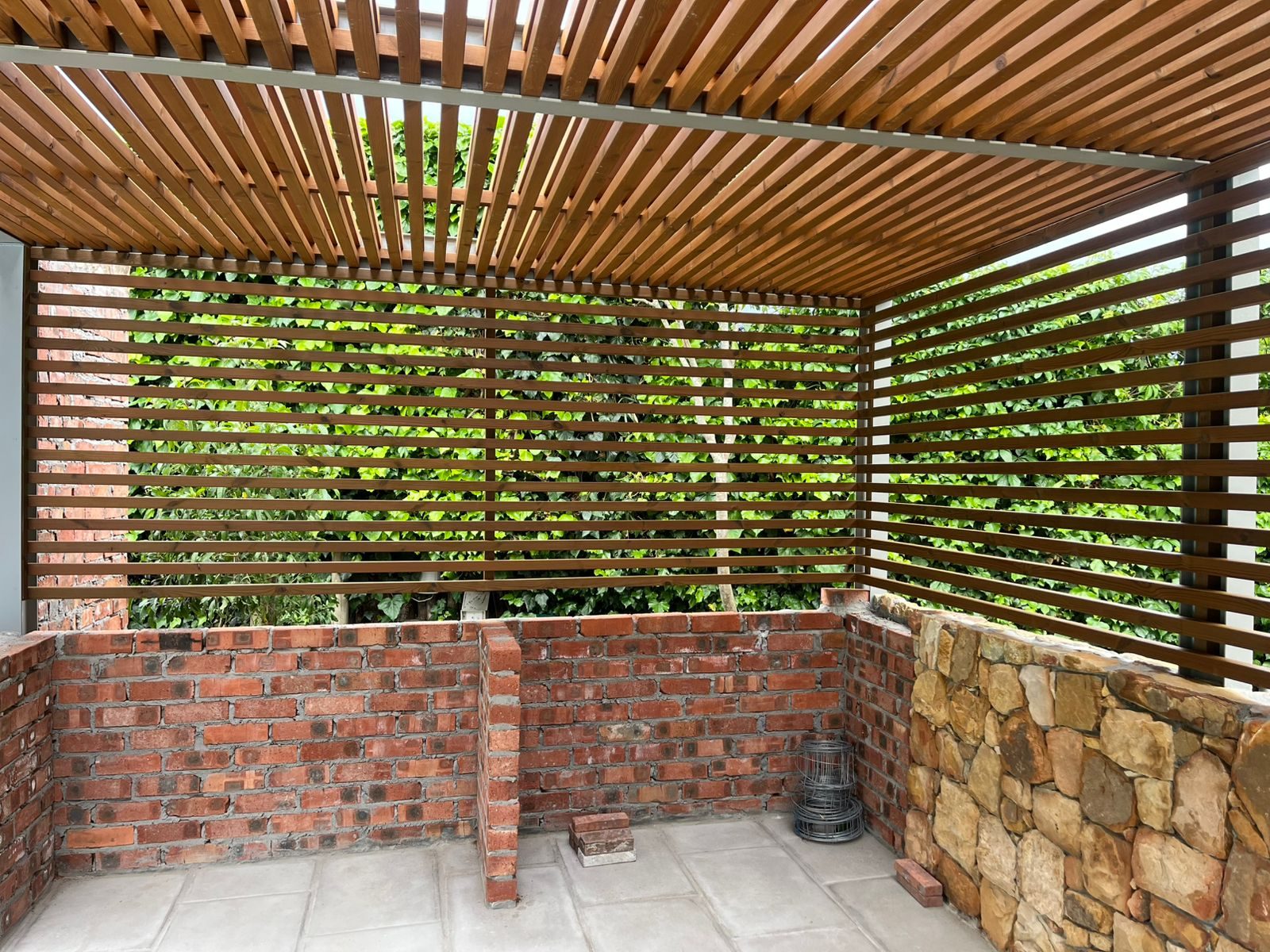 Freestanding Cantilever Pergola with Garapa Hardwood Strips in Paarl, photo 6