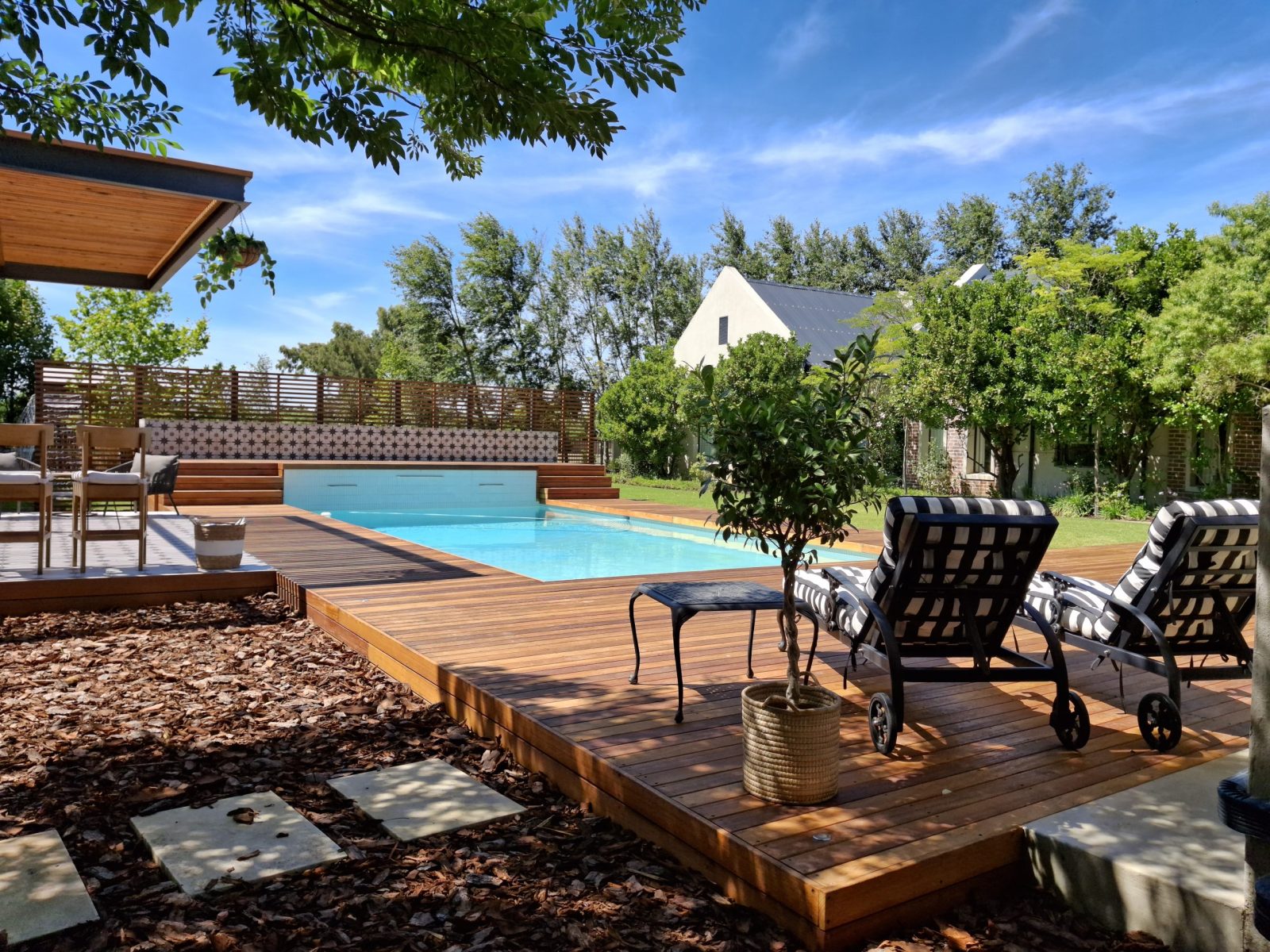 Red Grandis Pergola & Deck in Stellenbosch, photo 17
